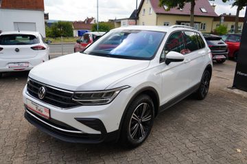 Gebrauchtwagen Volkswagen Tiguan Tiguan Active *NAVI*SHZ*AHK* in Höxter