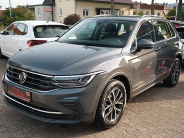 Gebrauchtwagen Volkswagen Tiguan Tiguan Life*NAVI*SHZ*LHZ*ACC*3 Z. KLIMA* in Höxter